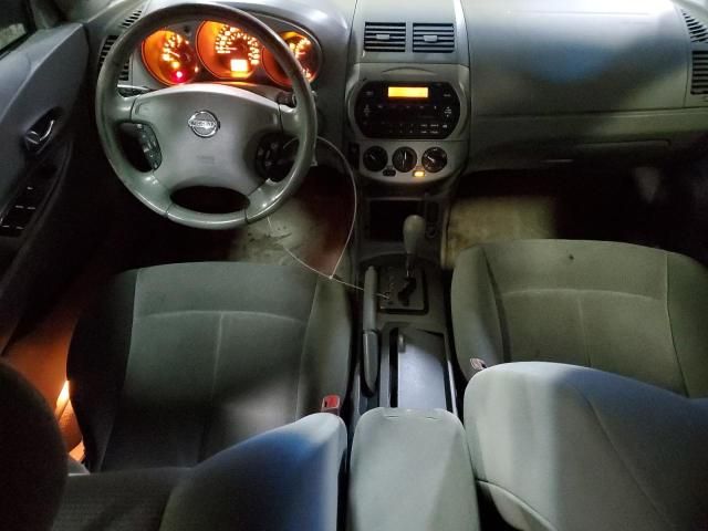 2004 Nissan Altima Base