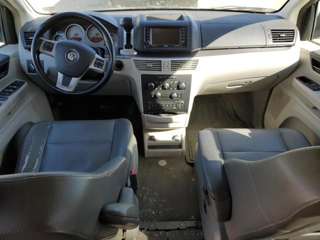 2011 Volkswagen Routan SE