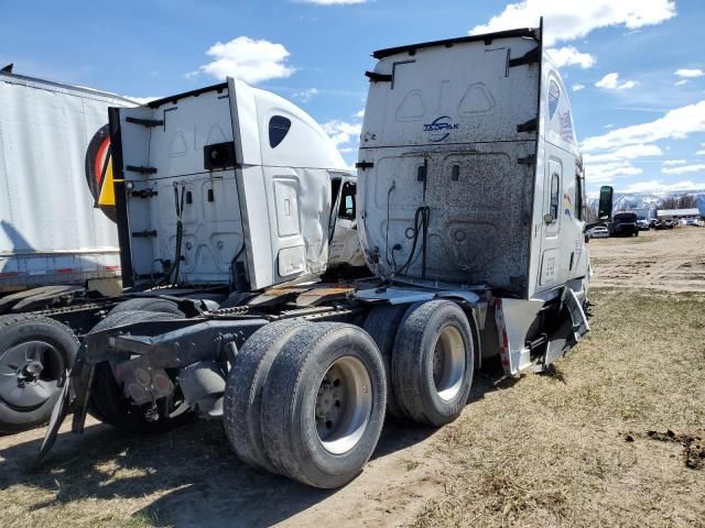 2021 Freightliner Cascadia 126