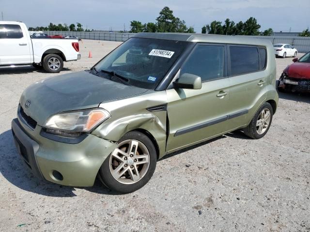 2011 KIA Soul +