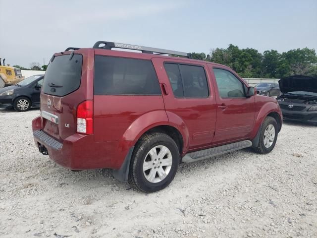 2005 Nissan Pathfinder LE