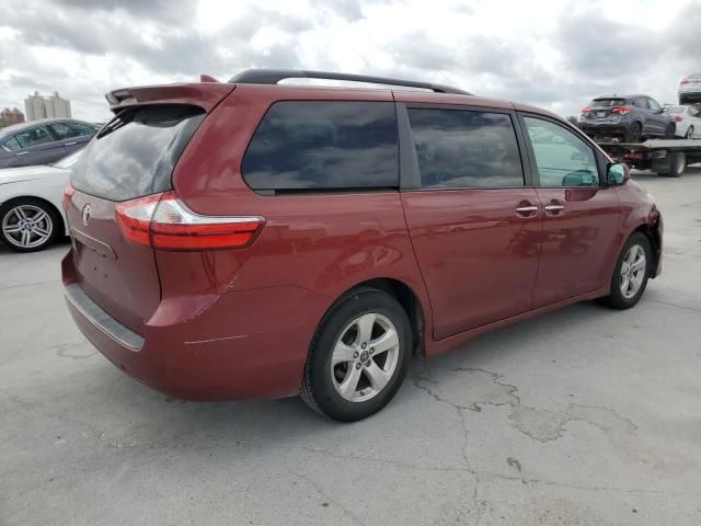 2019 Toyota Sienna LE