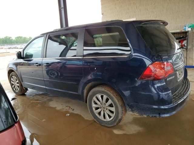 2013 Volkswagen Routan SE