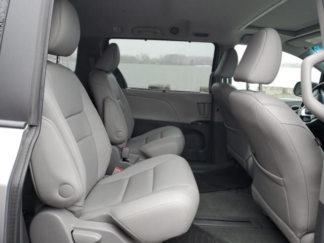 2015 Toyota Sienna XLE