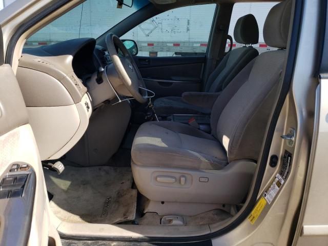 2009 Toyota Sienna CE