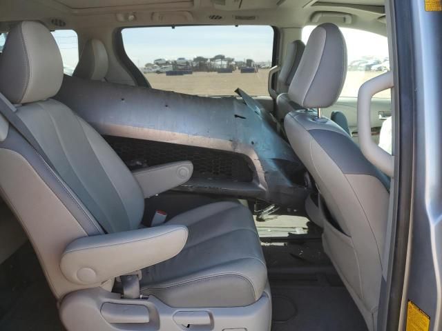 2013 Toyota Sienna XLE