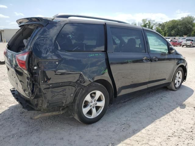 2017 Toyota Sienna LE