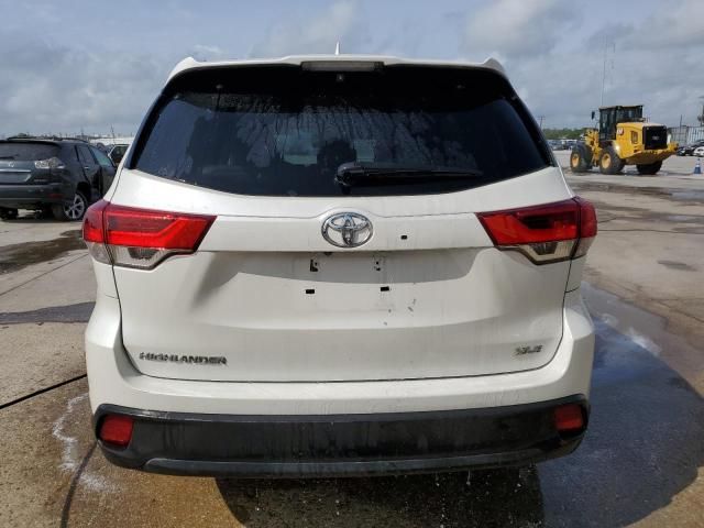 2017 Toyota Highlander SE