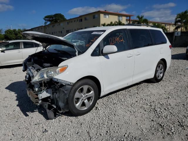 2013 Toyota Sienna LE