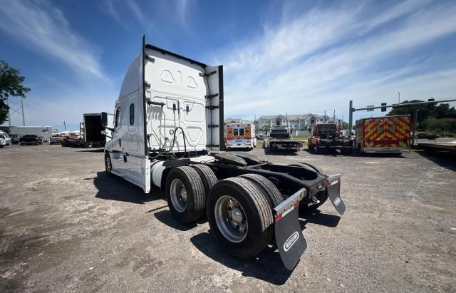 2021 Freightliner Cascadia 126