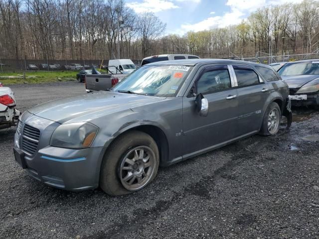 2005 Dodge Magnum SE