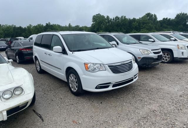 2016 Chrysler Town & Country Touring