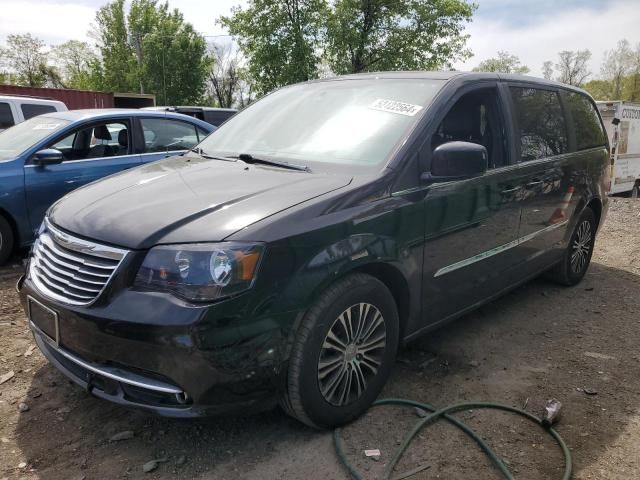 2014 Chrysler Town & Country S