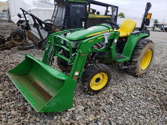 2022 John Deere 3032E