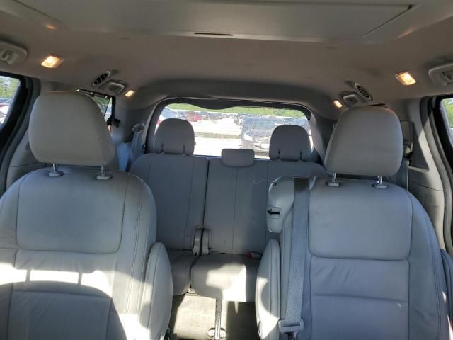 2018 Toyota Sienna XLE