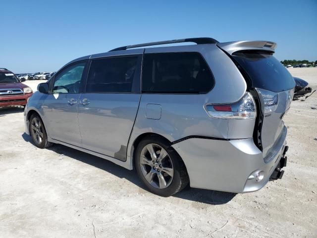 2011 Toyota Sienna Sport