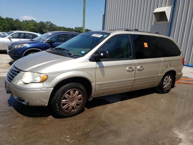 2005 Chrysler Town & Country Limited