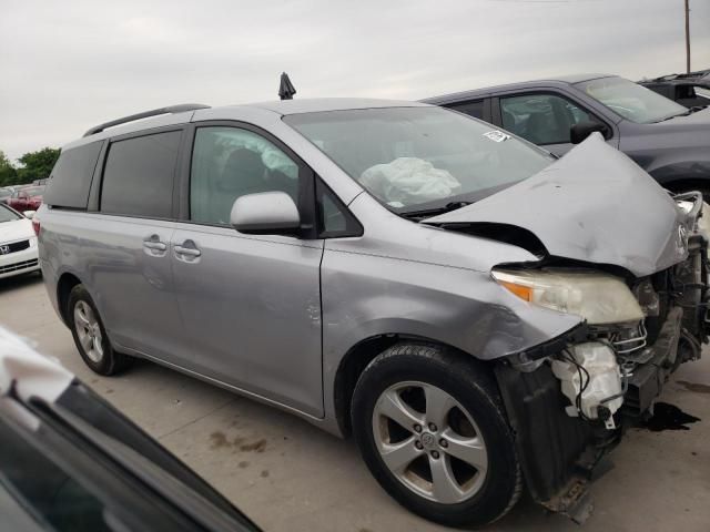 2015 Toyota Sienna LE