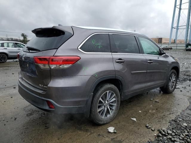 2019 Toyota Highlander SE