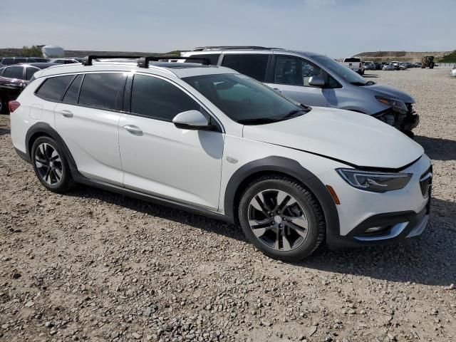 2018 Buick Regal Tourx Essence