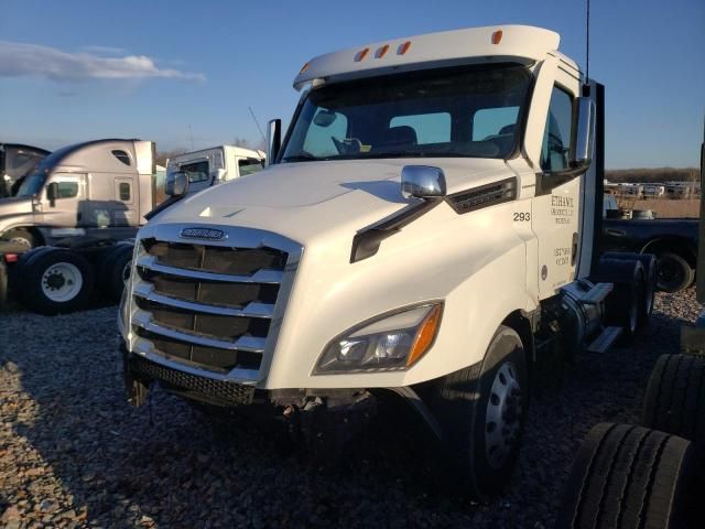 2021 Freightliner Cascadia 126