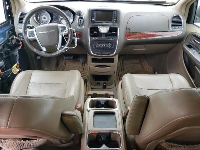 2012 Chrysler Town & Country Touring