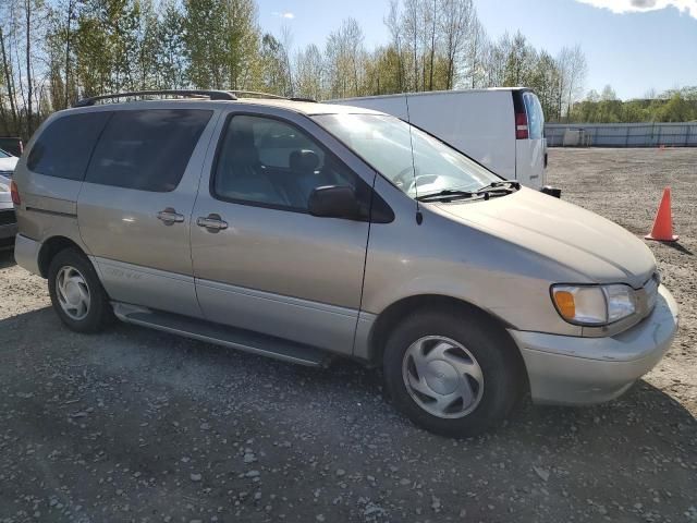 2000 Toyota Sienna LE