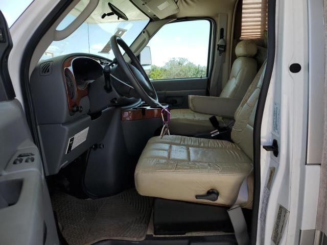 2007 Ford Econoline E450 Super Duty Cutaway Van