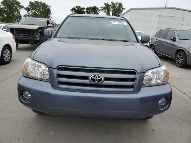 2004 Toyota Highlander Base