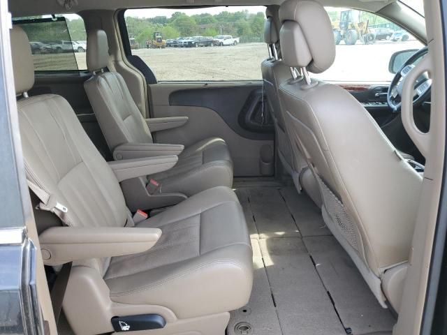 2014 Chrysler Town & Country Touring L