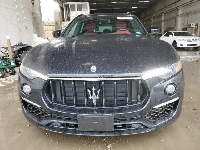 2022 Maserati Levante Base