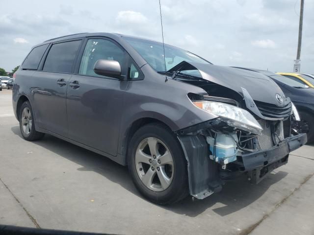 2014 Toyota Sienna LE