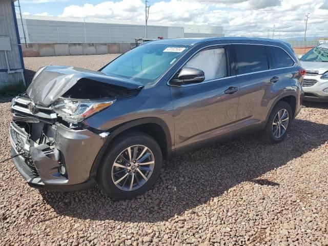 2019 Toyota Highlander SE