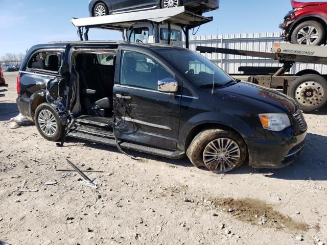 2014 Chrysler Town & Country Touring L