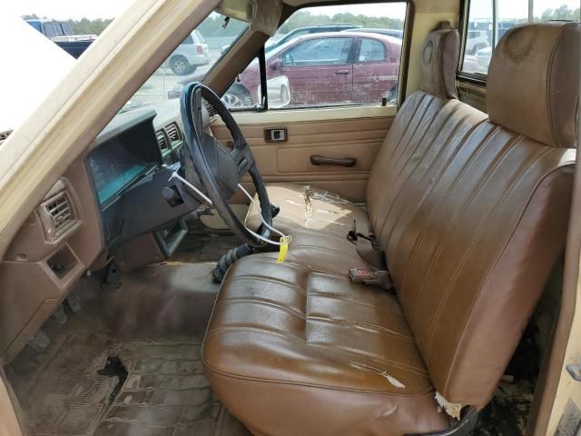 1986 Toyota Pickup 1 TON Long BED RN55