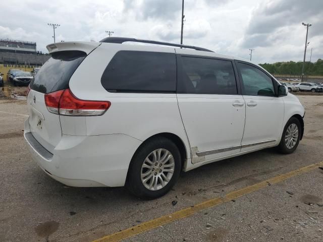 2011 Toyota Sienna XLE