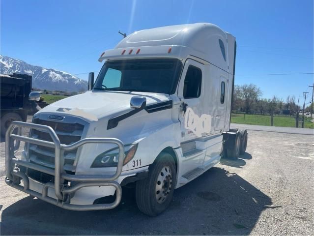 2019 Freightliner Cascadia DD15 A/T