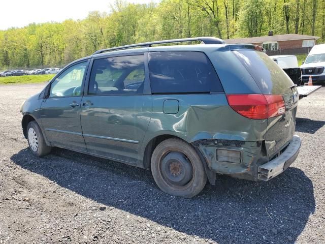 2004 Toyota Sienna CE