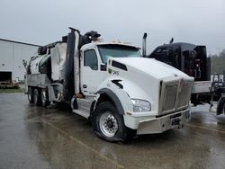 Salvage trucks for sale at West Mifflin, PA auction: 2023 Kenworth Construction T880