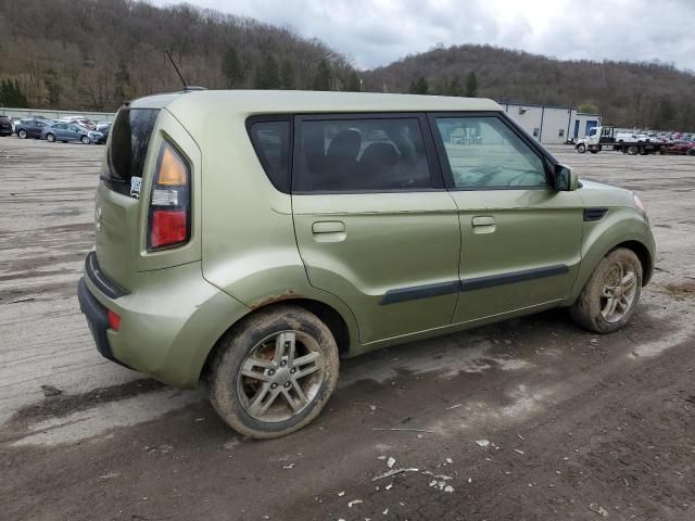 2010 KIA Soul +