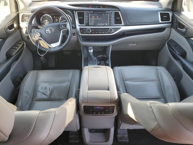 2017 Toyota Highlander SE