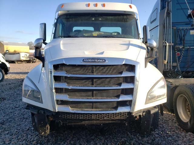 2021 Freightliner Cascadia 126