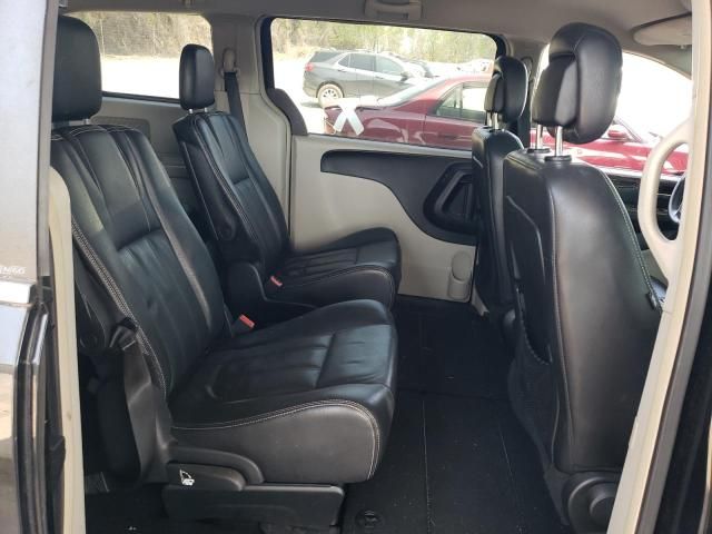 2012 Chrysler Town & Country Touring