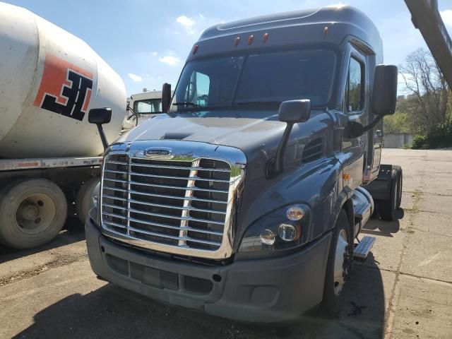 2017 Freightliner Cascadia 113