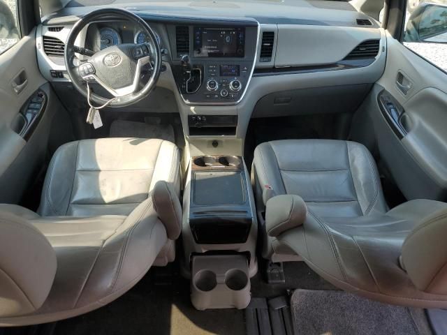 2016 Toyota Sienna XLE