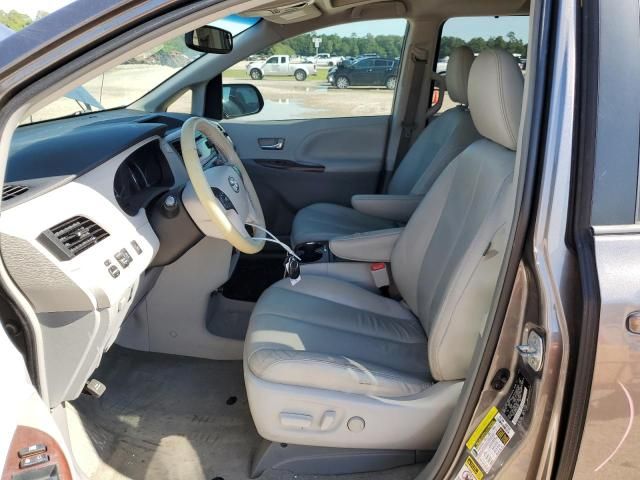 2014 Toyota Sienna XLE