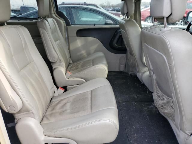 2012 Chrysler Town & Country Touring L