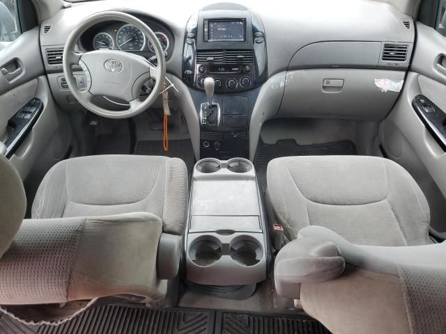 2004 Toyota Sienna CE