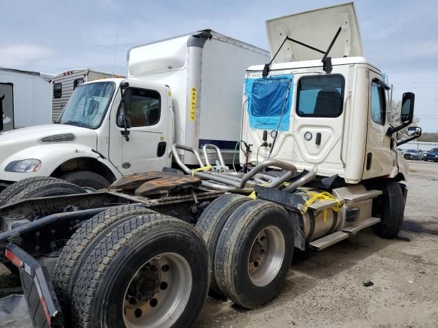 2022 Freightliner Cascadia 116