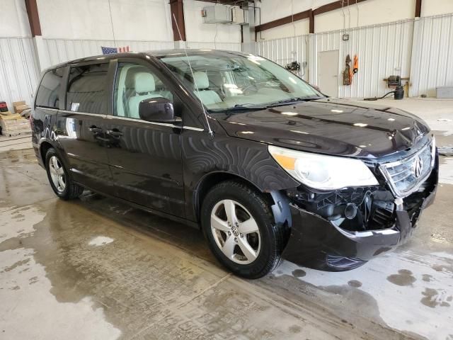 2010 Volkswagen Routan SE